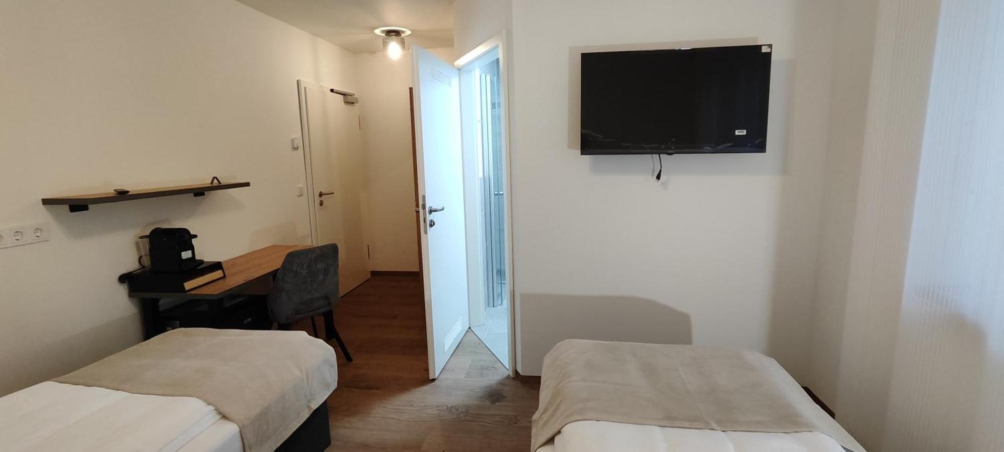 Apartments Seibel Doppel-Zweibettzimmer Mit Bad 로이틀링겐 외부 사진